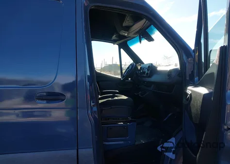 2019 Mercedes-Benz Sprinter 2500 High Roof V6 z USA, uszkodzony, nr VIN WD4PF0CD1KP094563